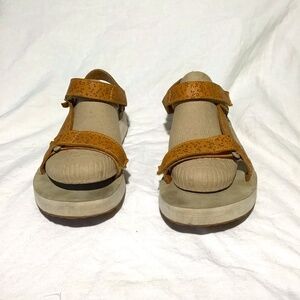 TEVA Midform Starlight Leather w/ Neutral Foam Yellow Mustard Womens Size 8